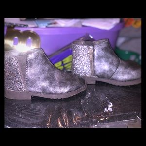 NWOT OSHKOSH toddler silver sparkly shoes